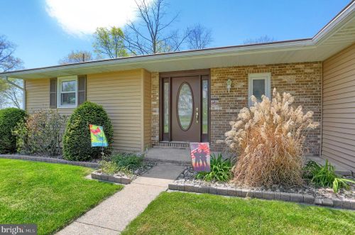 130 Dorwood Dr, Carlisle, PA 17013-2131