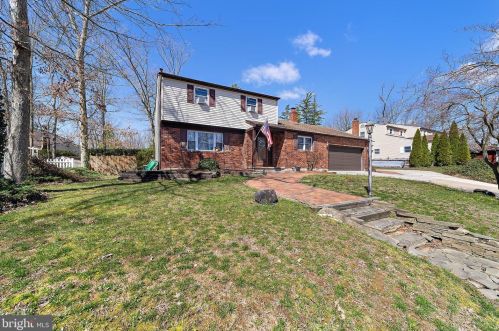 32 Brandywine Dr, Berlin Boro, NJ 08009-2228