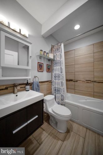 1345 Mascher St, Philadelphia PA  19122-4618 exterior