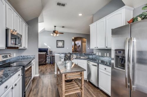 109 Toma Hawk Dr, Greenville TX 75402-2802 exterior