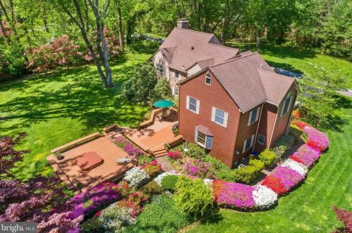 109 Burnside Rd, Ithan, PA 19085-1315