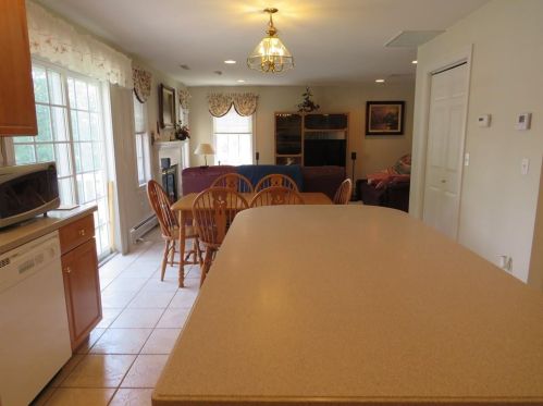 28 Millers Brk Dr, Cumberland RI  02864-6163 exterior