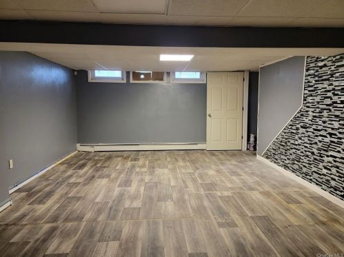 1 Starhaven Ave, Middletown NY  10940-4617 exterior