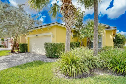 9833 Eastbrook Cir, Fort Pierce, FL 34987-2431