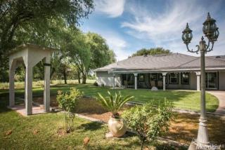 1150 Jahant Rd, Acampo, CA 95220-9381