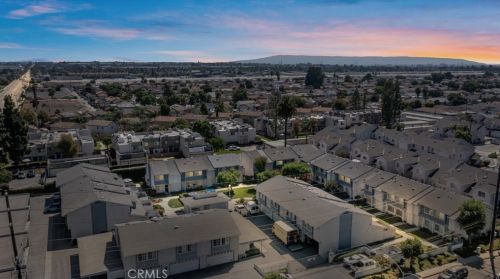 810 Compton Blvd, Compton CA 90220-2955 exterior