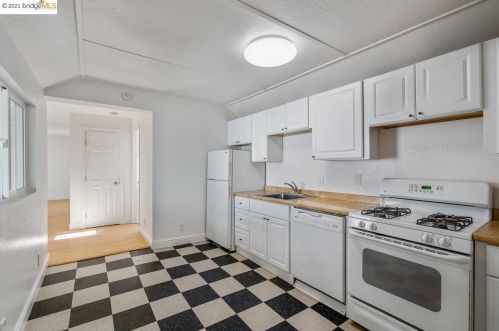 1327 Mariposa St, Richmond CA 94804-5017 exterior