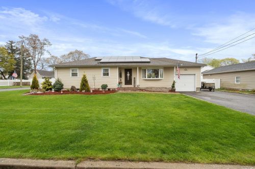 1493 Coates Ave, Holbrook, NY 11741-2409