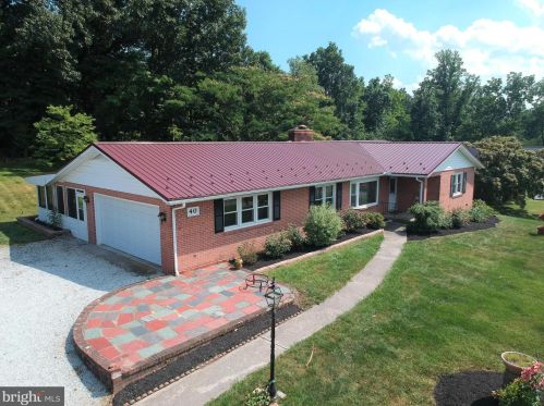 40 Grasshopper Ln, Charnita, PA 17320-9122