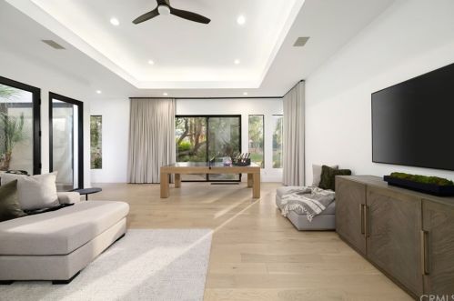 12 Clancy Ln, Rancho Mirage CA  92270-4501 exterior