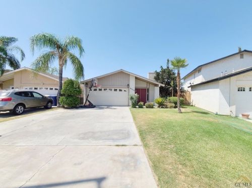 5113 Eastridge Ct, Bakersfield, CA 93306-2811