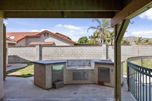 4388 Mapleton Cir, Riverside CA  92509-0942 exterior