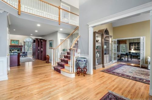 11 Fisher Ln, Ridgefield, CT 06877-1104