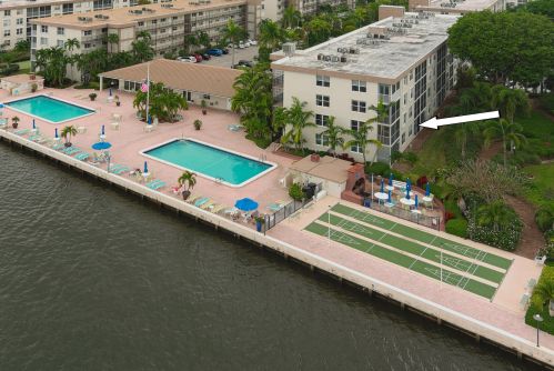 2008 Federal Hwy, Boynton Beach FL  33435-6961 exterior