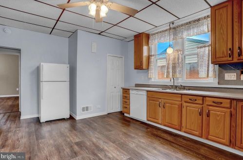 458 Highland St, Harrisburg PA 17113-1536 exterior