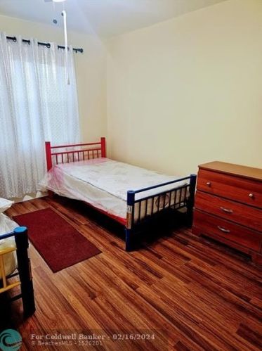 290 Norwich M, West Palm Beach FL  33417-7926 exterior