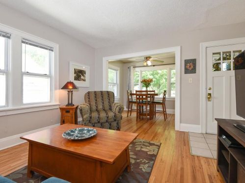 1866 Hyacinth Ave, Saint Paul, MN 55119-4547