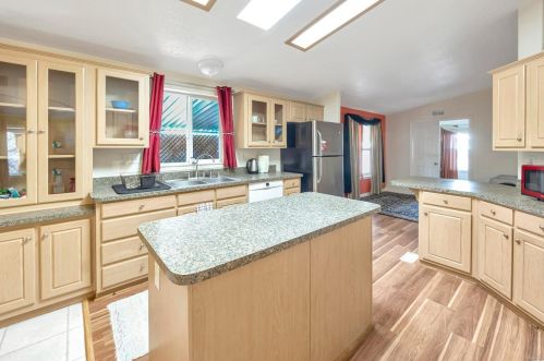 75 Bluejay Dr, Santa Rosa CA  95409-4168 exterior