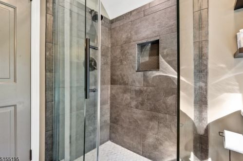 200 Mtn Way, Greystone Park NJ  07950-1905 exterior