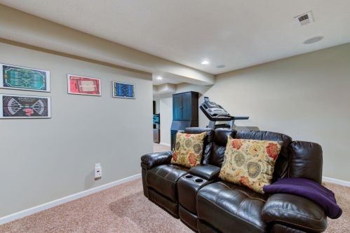 4826 Lakeview Ct, South Lebanon OH  45065-1458 exterior