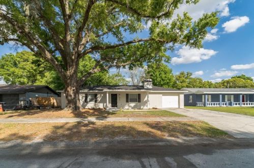 627 Hemlock Ln, Lakeland, FL 33810-2879
