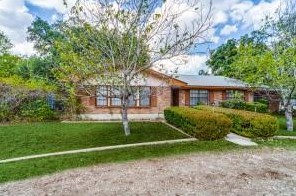 819 Pecan St, Blanco, TX 78606-2526
