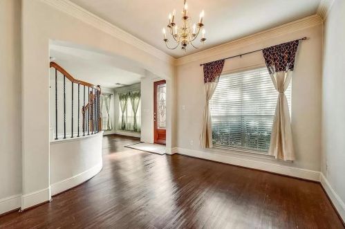 9200 Dillon Trl, Irving TX  75063-8071 exterior