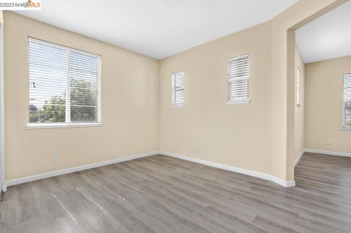 23 Elijah Ct, West Pittsburg CA  94565-2748 exterior