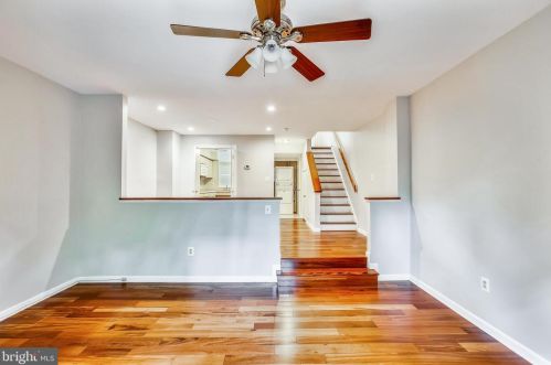 11220 Beaver Trail Ct, Herndon, VA 20191-4352