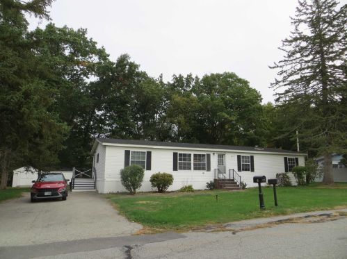 7 Winter St, Salem, NH 03079-2836