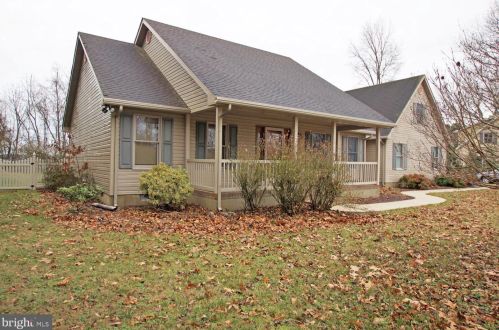 105 Woodview Dr, Harrington, DE 19952-1701