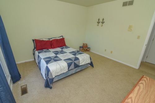 8883 Valley Circle Dr, Florence KY  41042-9523 exterior