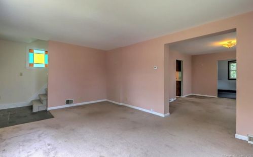 1019 Nichols Ave, Stratford, CT 06614-2622