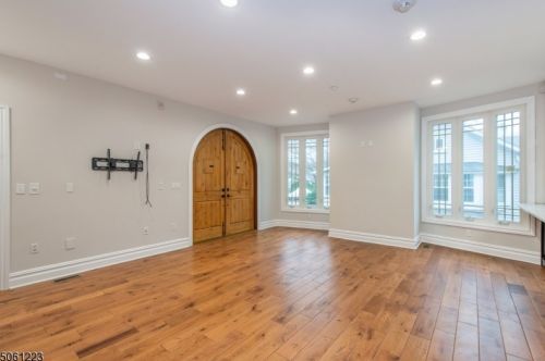 30 Shore Rd, Parsippany NJ  07834-1559 exterior