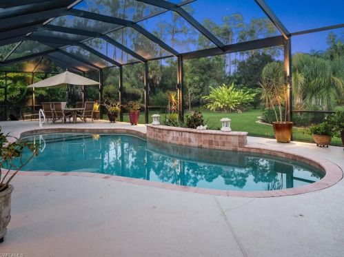 270 Logan Blvd, Naples FL 34116-3909 exterior