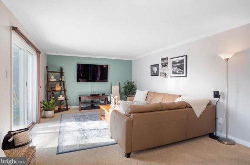 1162 Horseshoe Dr, Blue Bell PA  19422-1947 exterior