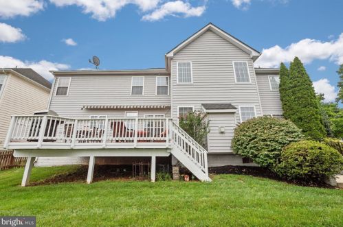 8701 Lords View Loop, Gainesville VA  20155-5806 exterior