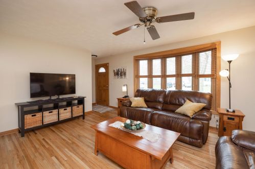 4266 Jasper Dr, Saint Paul, MN 55122-2011