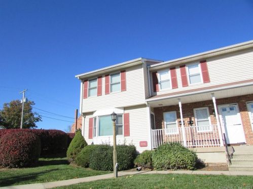 39 Church St, Windsor Locks, CT 06096-2314