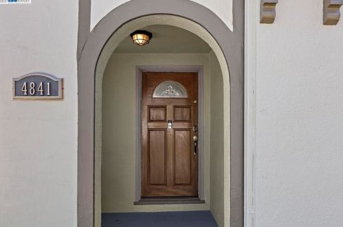 4841 Brookdale Ave, Oakland, CA 94619-2510