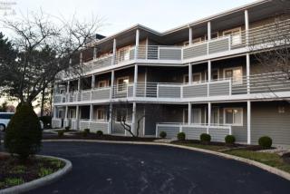 131 Marina Point Dr, Sandusky, OH 44870-6514