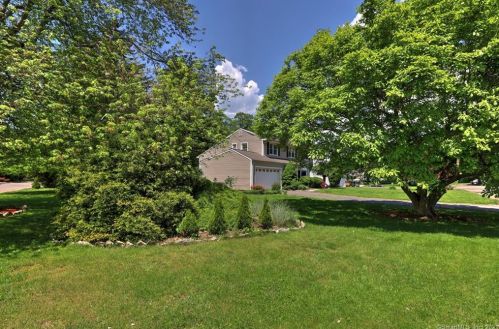 64 Rolling Wood Dr, Stamford, CT 06905-2327