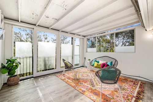 1091 67th St, Oakland CA 94608-1211 exterior