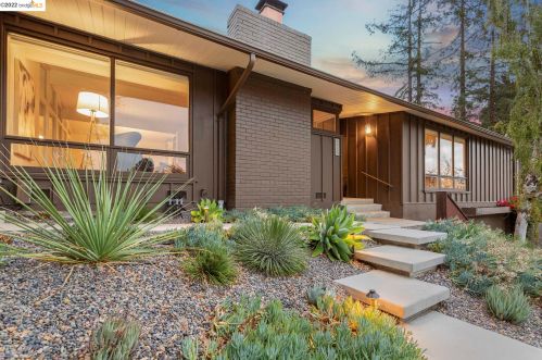 4985 Hedge Ln, Oakland, CA 94602-2641