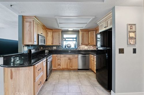 40152 Calle Plana, Santa Clarita CA  91390-1086 exterior