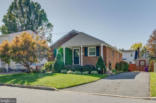 212 Nassau Blvd, Prospect Park, PA 19076-1717