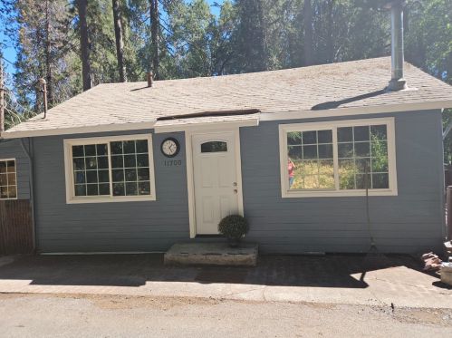11700 Sunrise Ln, Grass Valley, CA 95945-8840