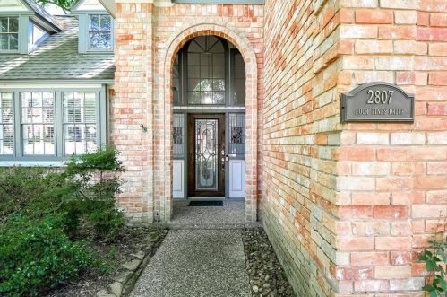 2807 Four Pines Dr, Humble TX  77345-1304 exterior