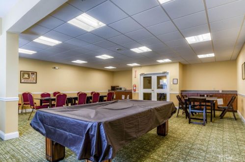 307 Regency Pl, Woodbridge NJ  07095-1032 exterior