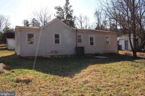 4530 Forestburg Ln, Triangle, VA 22172-1705
